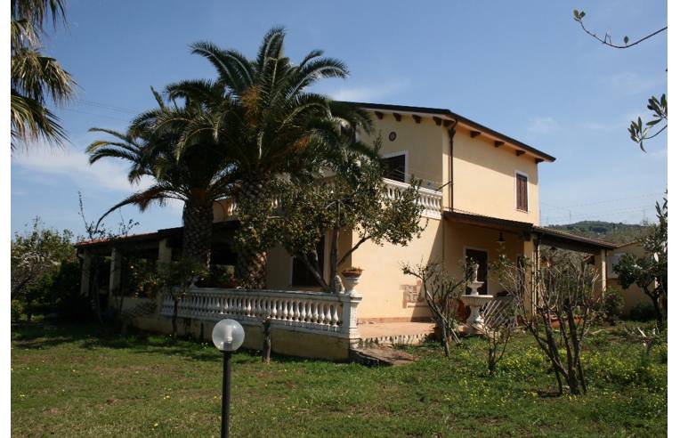 Villa in vendita a Campofelice di Roccella
