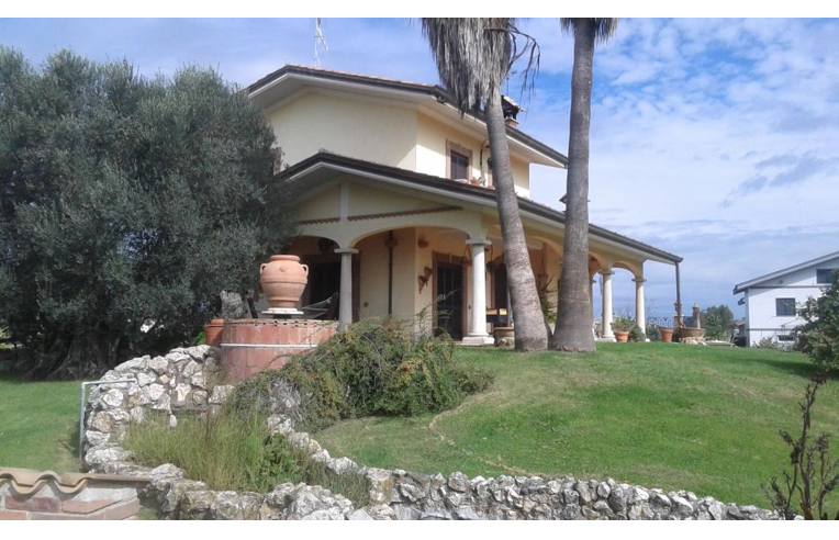 Villa in vendita a Aprilia, Frazione Campoverde