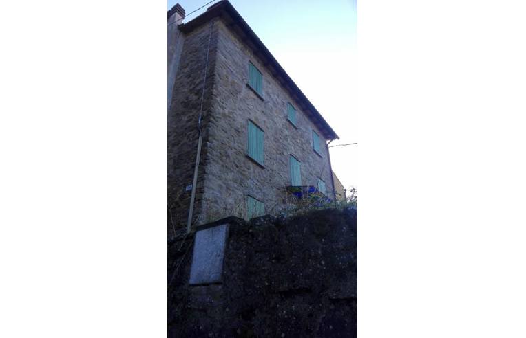 Porzione di casa in vendita a Pistoia, Frazione Villa Di Baggio