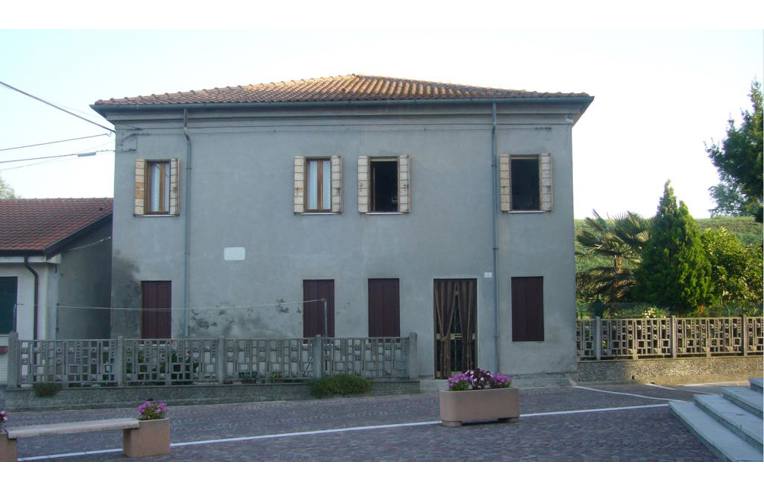 Casa indipendente in vendita a Pettorazza Grimani, Frazione Papafava