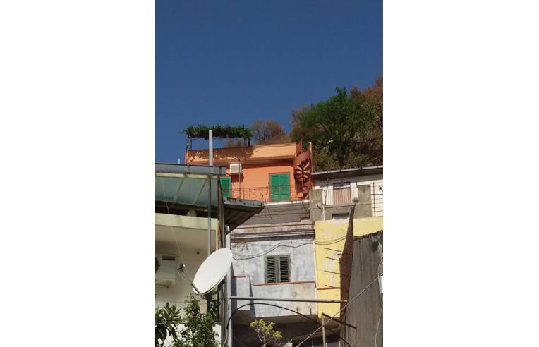 Trilocale in vendita a Messina, Frazione Cumia Inferiore