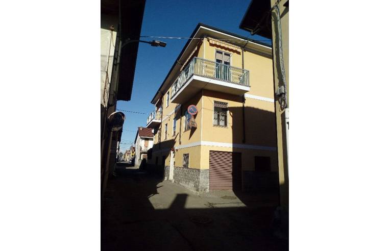 Casa indipendente in vendita a Chivasso, Frazione Castelrosso