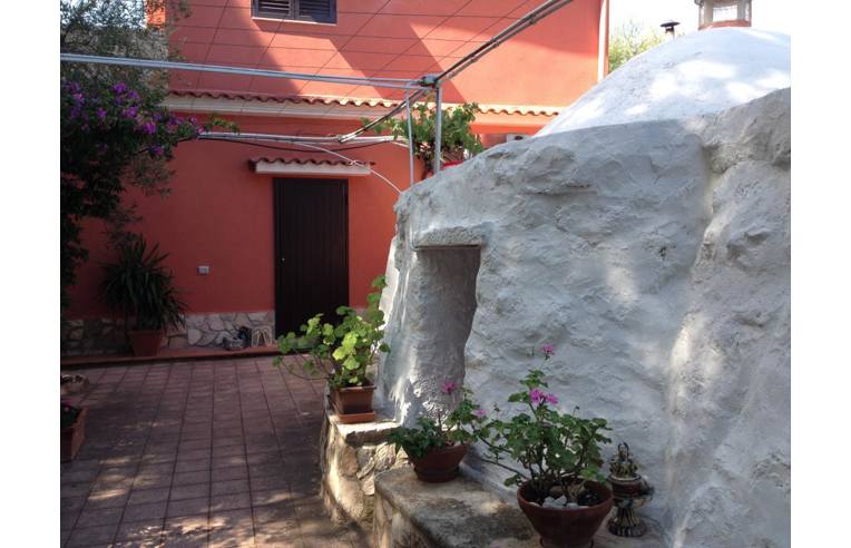 Casa indipendente in vendita a Ruvo di Puglia, Frazione Calendano
