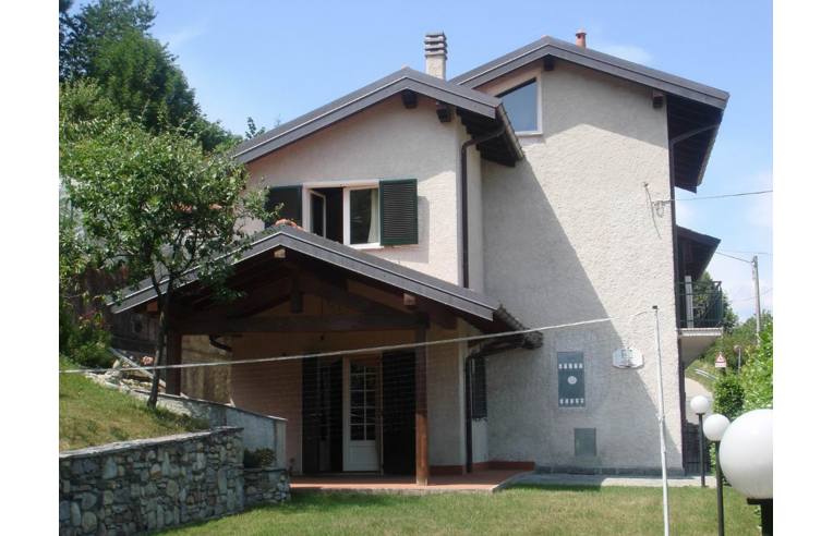 Casa indipendente in vendita a Brissago-Valtravaglia, Frazione Roggiano