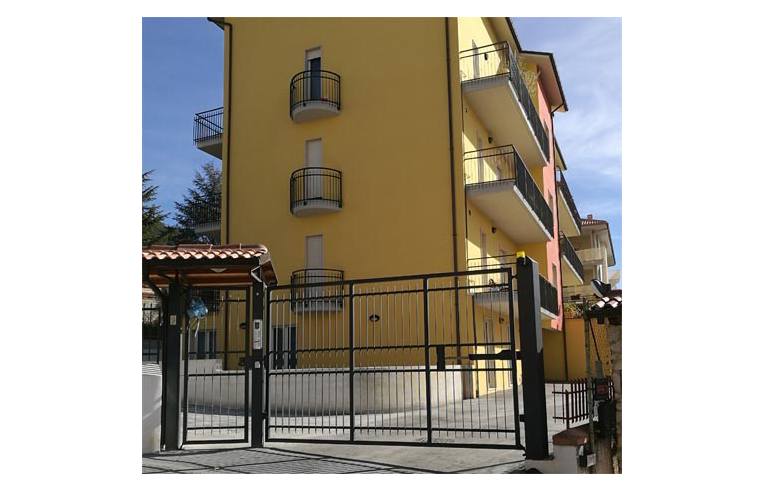 Palazzo/Stabile in vendita a L'Aquila, Frazione Pettino