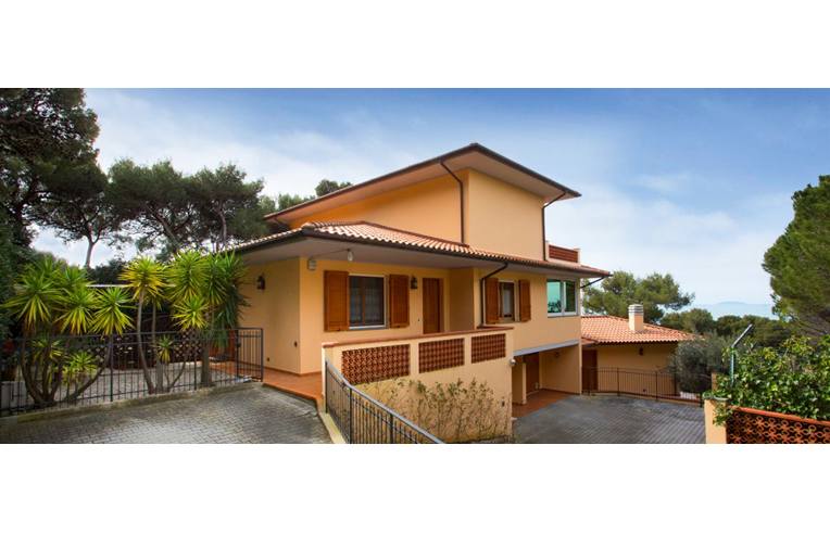 Villa in vendita a Rosignano Marittimo, Frazione Castiglioncello