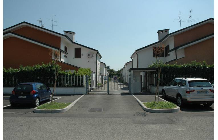 Foto 2 - Villetta a schiera in Vendita da Privato - Mediglia, Frazione Mombretto