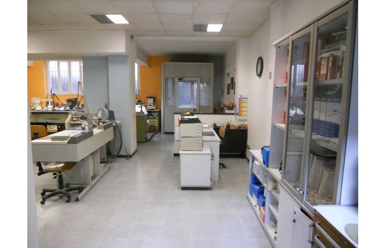 Laboratorio in vendita a Milano, Zona Monza