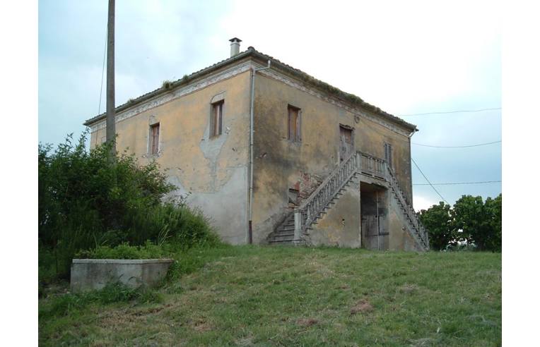 Rustico/Casale in vendita a Teramo, Frazione Osservatorio Collurania