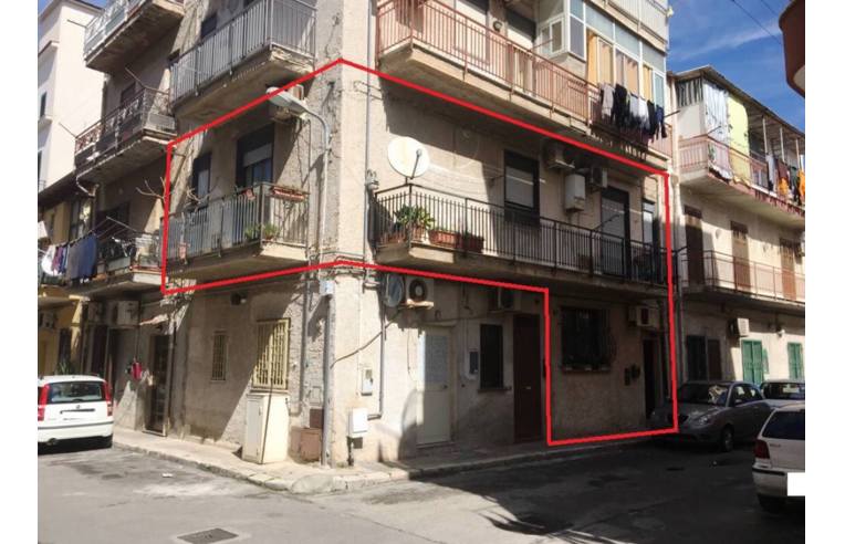 Trilocale in vendita a Palermo, Zona Partanna