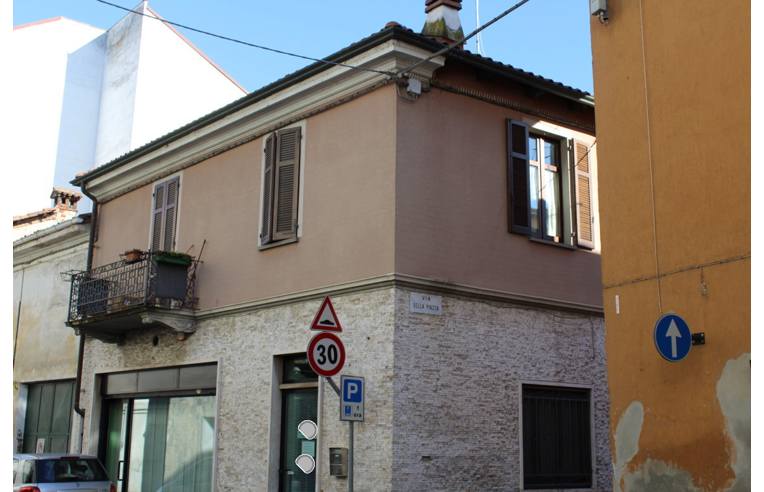 Palazzo/Stabile in vendita a Santhià