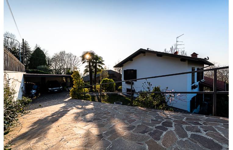 Villa in vendita a Sirtori