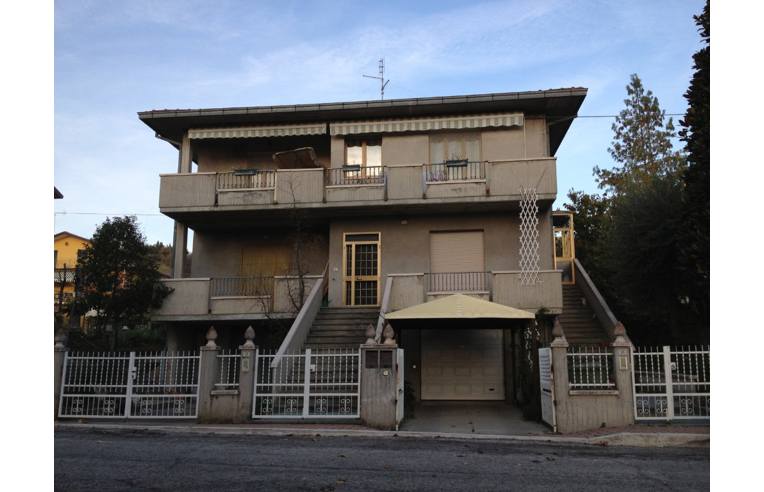 Appartamento in vendita a Montecalvo in Foglia, Frazione Cà Gallo