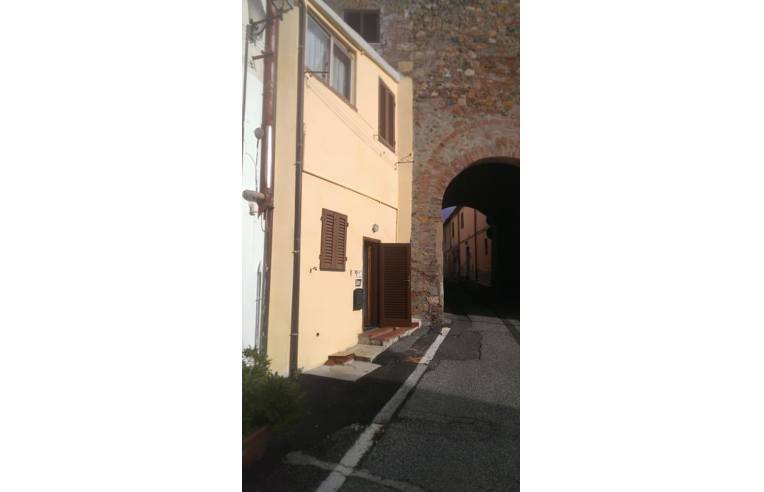Casa indipendente in vendita a Rosignano Marittimo, Frazione Gabbro