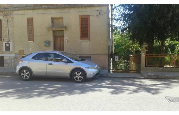 Casa indipendente in vendita a Castellana Sicula, Frazione Calcarelli