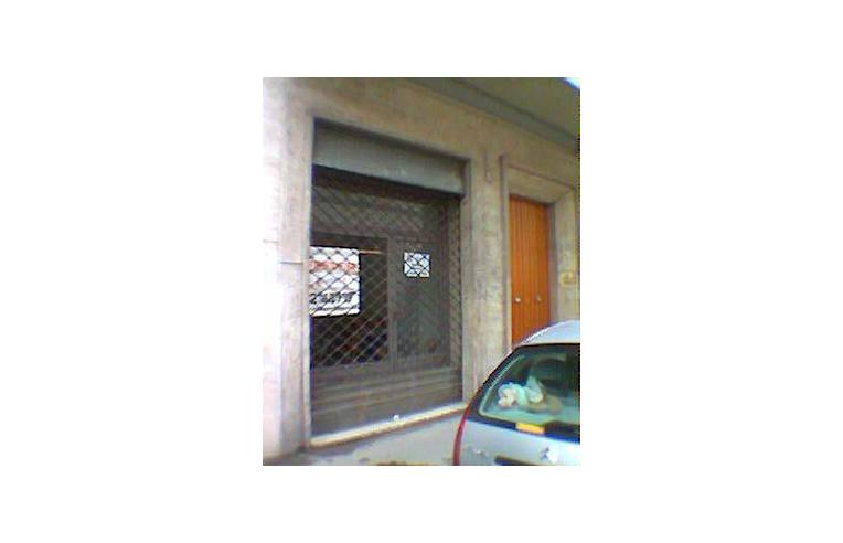 Negozio in affitto a Firenze, Zona San jacopino