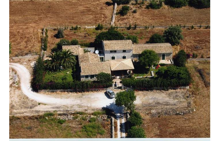 Villa in vendita a Scicli, Frazione Donnalucata