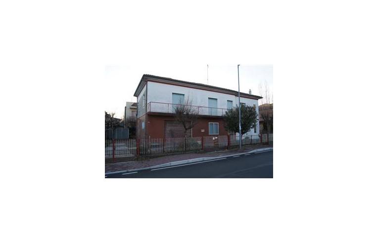 Casa indipendente in vendita a Riccione, Viale Rimini 24