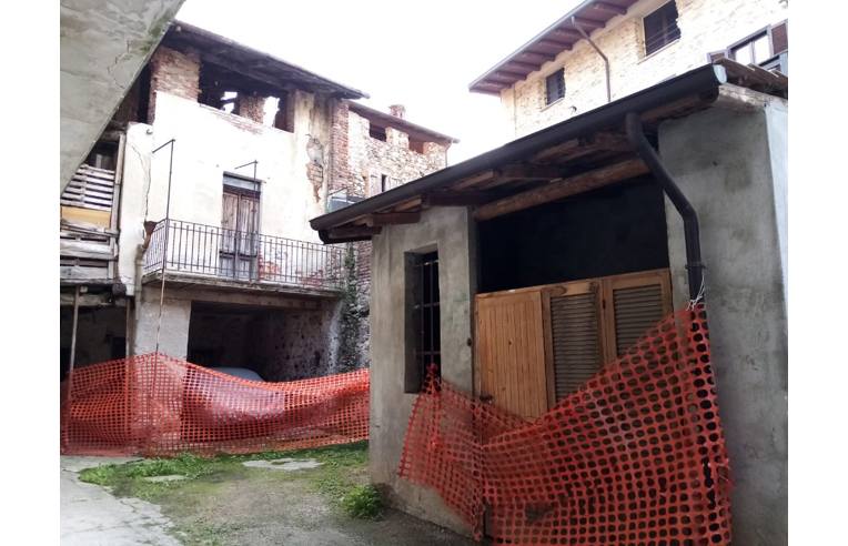 Rustico/Casale in vendita a Borgomanero, Via Caneto 4