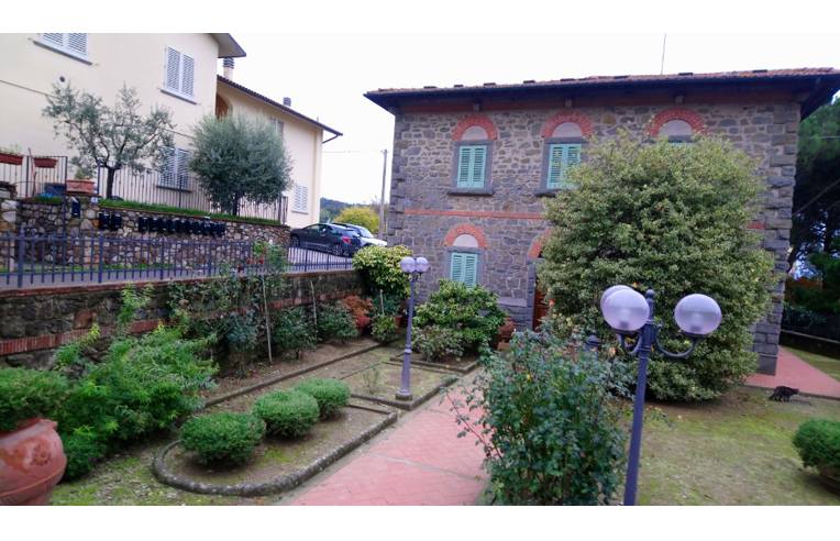 Casa indipendente in vendita a Lamporecchio, Frazione San Baronto