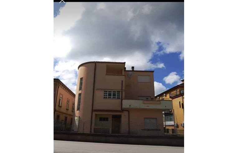 Casa indipendente in vendita a Polla, Via Luigi Curto 13