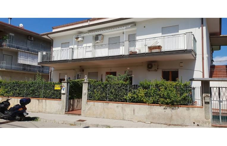 Appartamento in vendita a Capri Leone, Frazione Rocca Di Capri Leone, Via Leonardo da Vinci 31