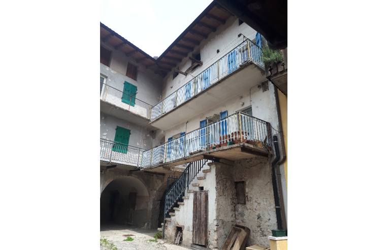 Palazzo/Stabile in vendita a Ala, Frazione Pilcante, VIa Dante 15