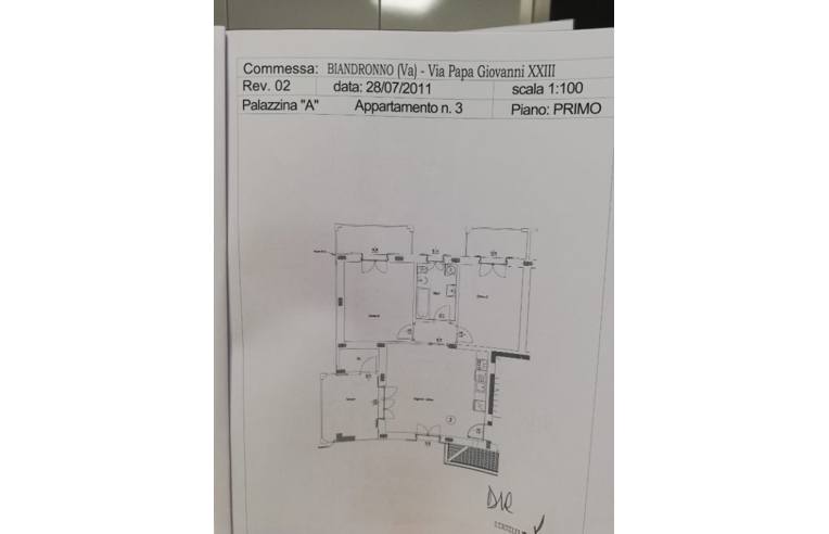 Trilocale in vendita a Biandronno, Via Papa Giovanni XXIII 70