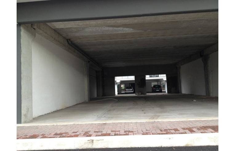 Foto 3 - Negozio in Vendita da Privato - Pomezia (Roma)