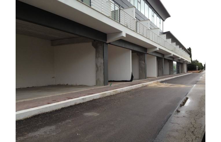 Foto 2 - Negozio in Vendita da Privato - Pomezia (Roma)