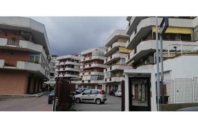 Quadrilocale in vendita a Messina, Frazione Bordonaro