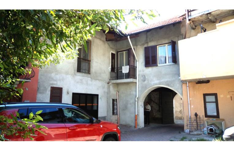 Casa indipendente in vendita a Gozzano, Via Pietro Mazzetti 22