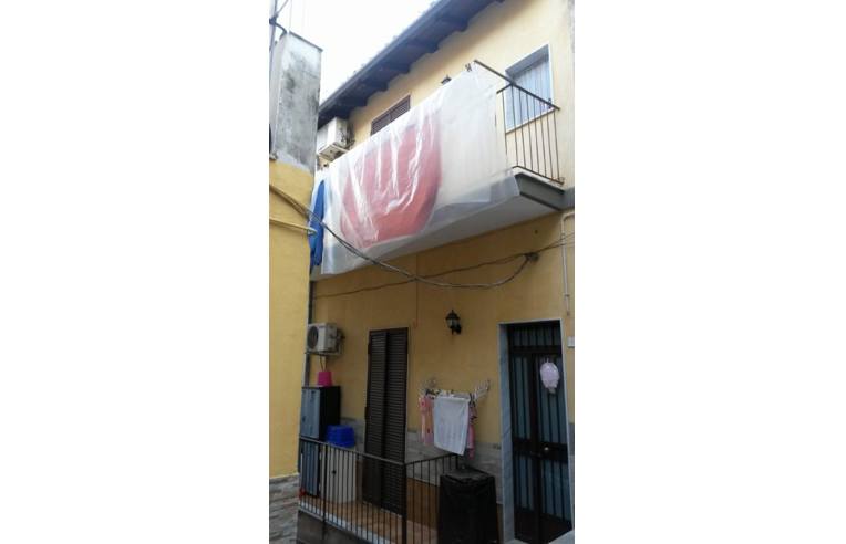 Casa indipendente in vendita a Catania, Zona Centro Storico, Via Giuseppe Garibaldi 345