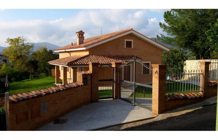 Villa in vendita a Venarotta, Frazione Frazione Capodipiano