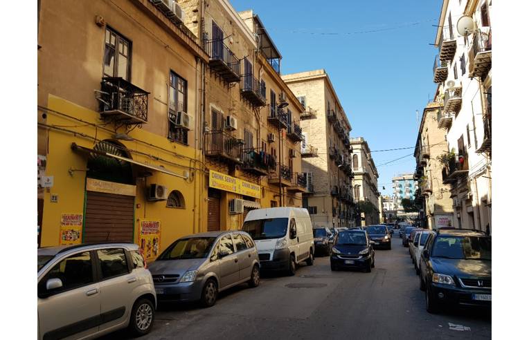 Negozio in affitto a Palermo, Zona Maqueda, Via Niccolò Palmeri 21