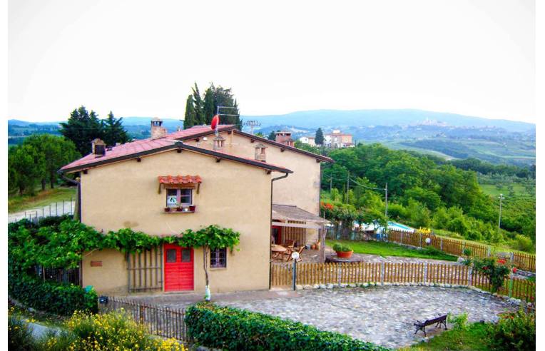 Casa indipendente in vendita a San Gimignano, Loc. Casaglia 6