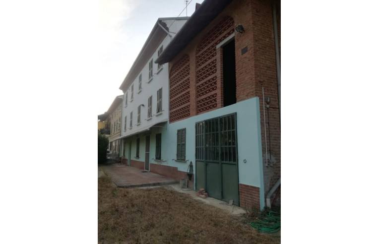 Casa indipendente in vendita a Cassine, Frazione Gavonata