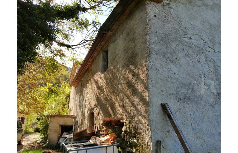 Casa indipendente in vendita a Fabriano, Frazione Precicchie-Montefiascone