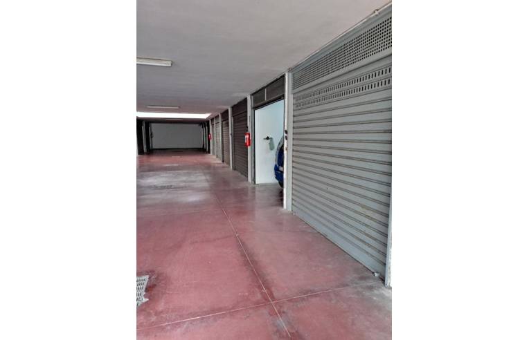 Box/Garage/Posto auto in vendita a Bari, Zona Palese, Via Pietro Stallone 9