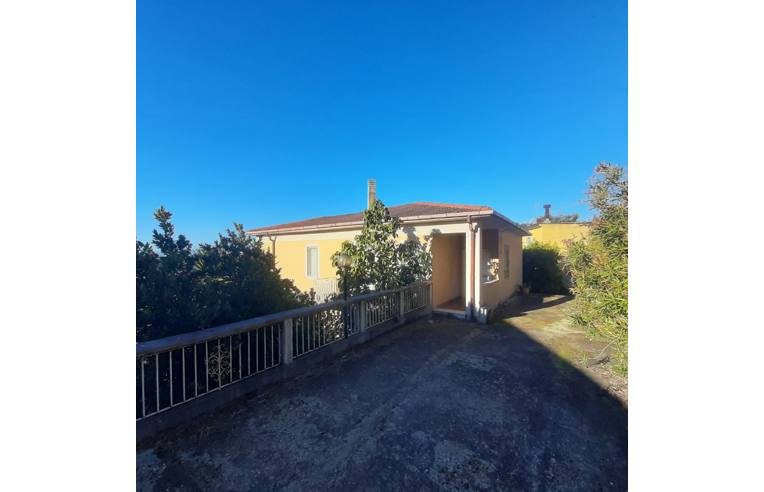 Villa in vendita a Catanzaro, Frazione Catanzaro Marina, Viale Vincenzo Gattoleo 125