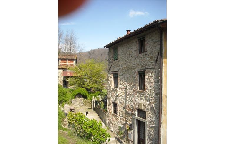 Casa indipendente in vendita a Borgo a Mozzano, Frazione Oneta