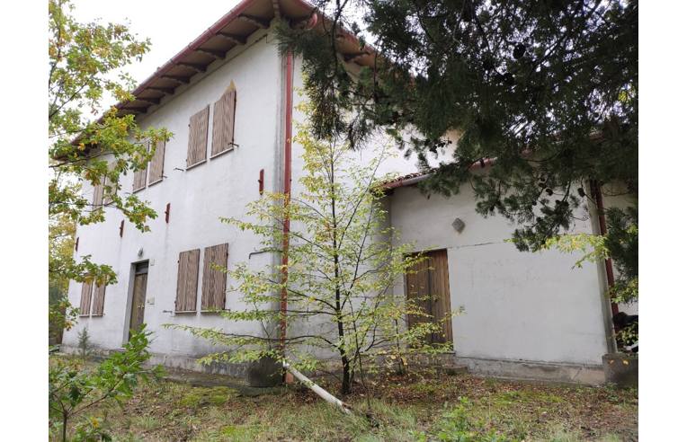 Rustico/Casale in vendita a Urbino, Via Bocca Trabaria Sud 117