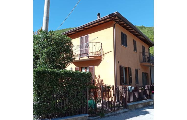 Casa indipendente in vendita a Nocera Umbra, Frazione Vocabolo Bagnara, Località Bagnara 20