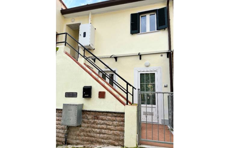 Casa indipendente in vendita a Massa, Frazione Marina Di Massa, Via Nucleo Mirteto Alto 51