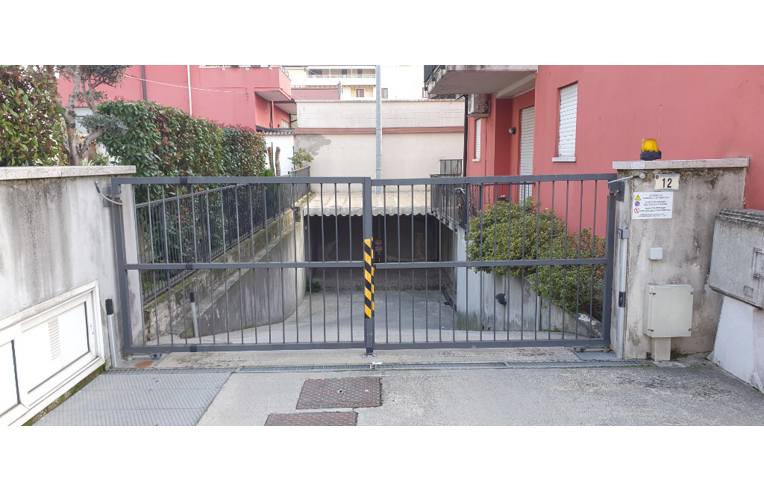 Box/Garage/Posto auto in vendita a Montecchio Maggiore, Frazione Alte Ceccato, Via A. Meucci 10