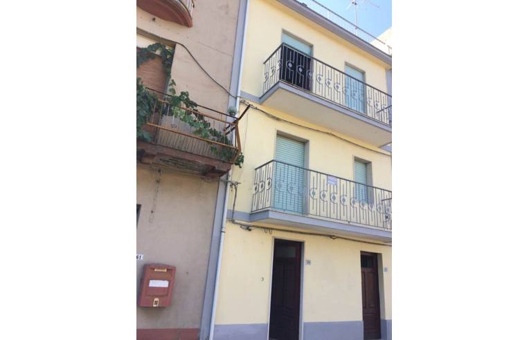 Casa indipendente in vendita a Novara di Sicilia, Corso Risorgimento 37