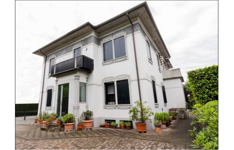 Villa in vendita a Verona, Zona Centro Storico