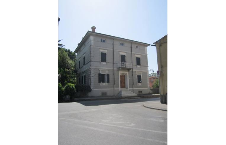 Villa in vendita a Carrara, Frazione Avenza