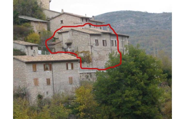 Casa indipendente in vendita a Vallo di Nera, Frazione Montefiorello