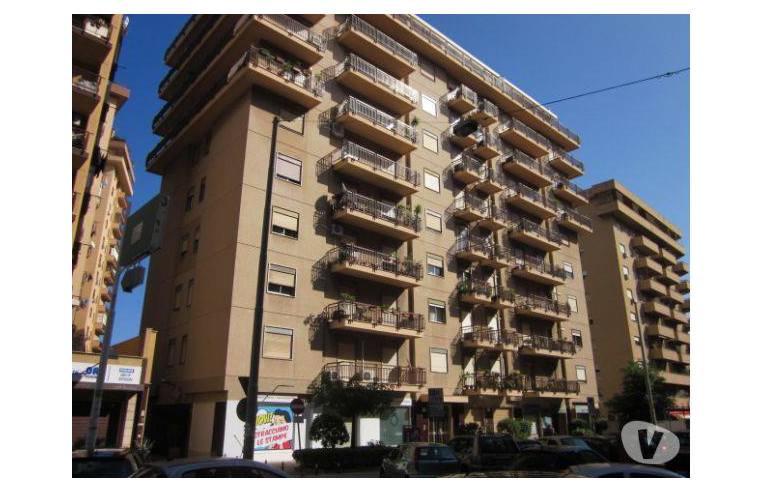 Appartamento in vendita a Palermo, Zona Sampolo